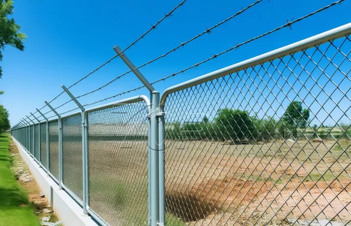 Double Twisted Barbed Wire Fence